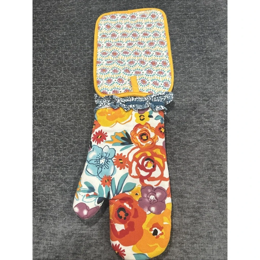 The Pioneer Woman Kitchen Set‎ 2 Piece Flea Market Pot Holder and Oven Mitt NEW